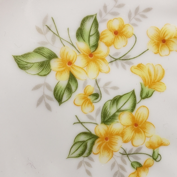 Vtg Bathroom China Porcelain Set Cup Toothbrush Stand Scalloped Soap Dish MCM - Picture 2 of 12